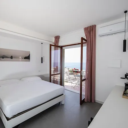 Borgo A Mare San Lucido